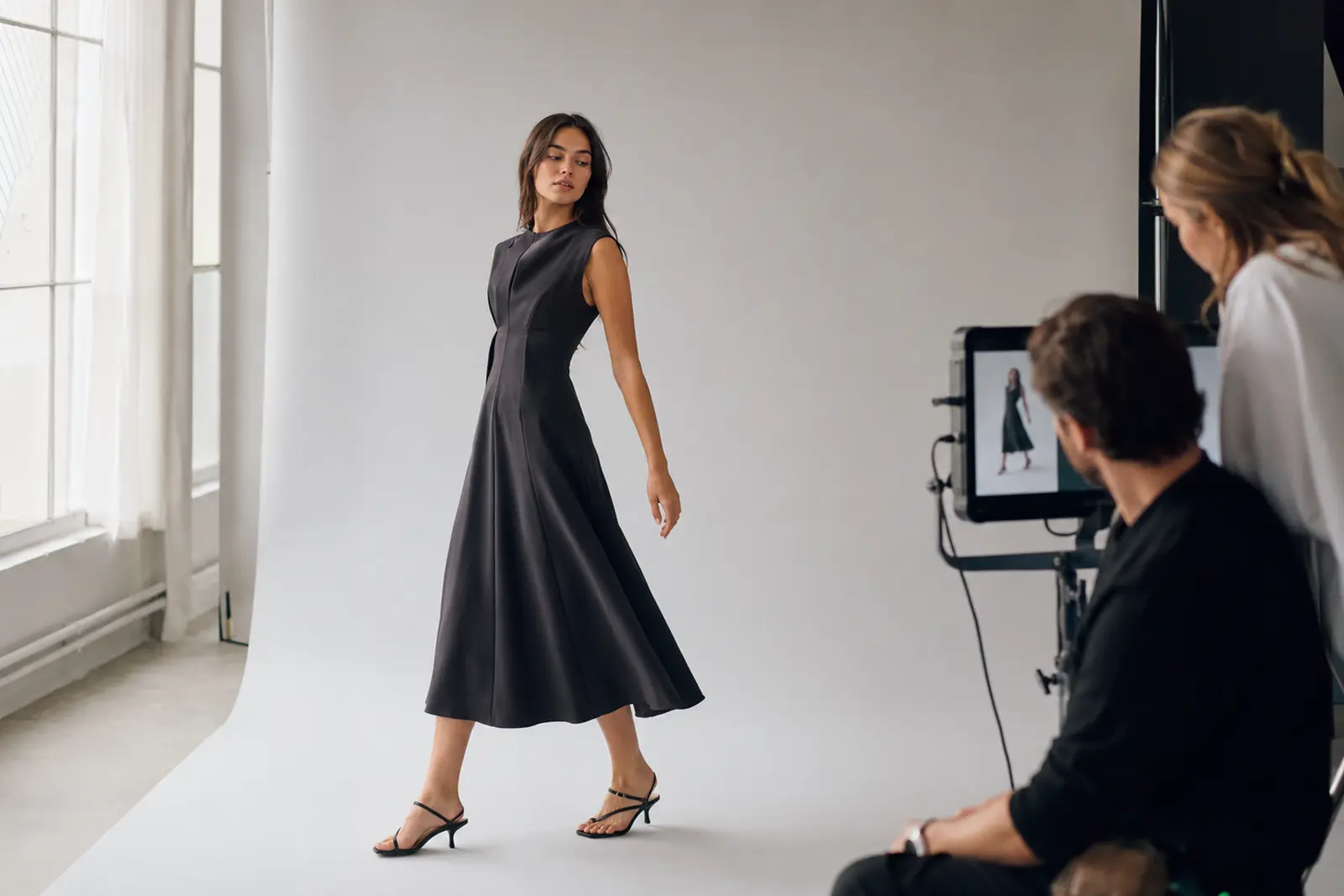 PDP Image Checklist: 32 Checks Before Your Product Page Goes Live - Phil Halfmann pdp photography fit movement scale session