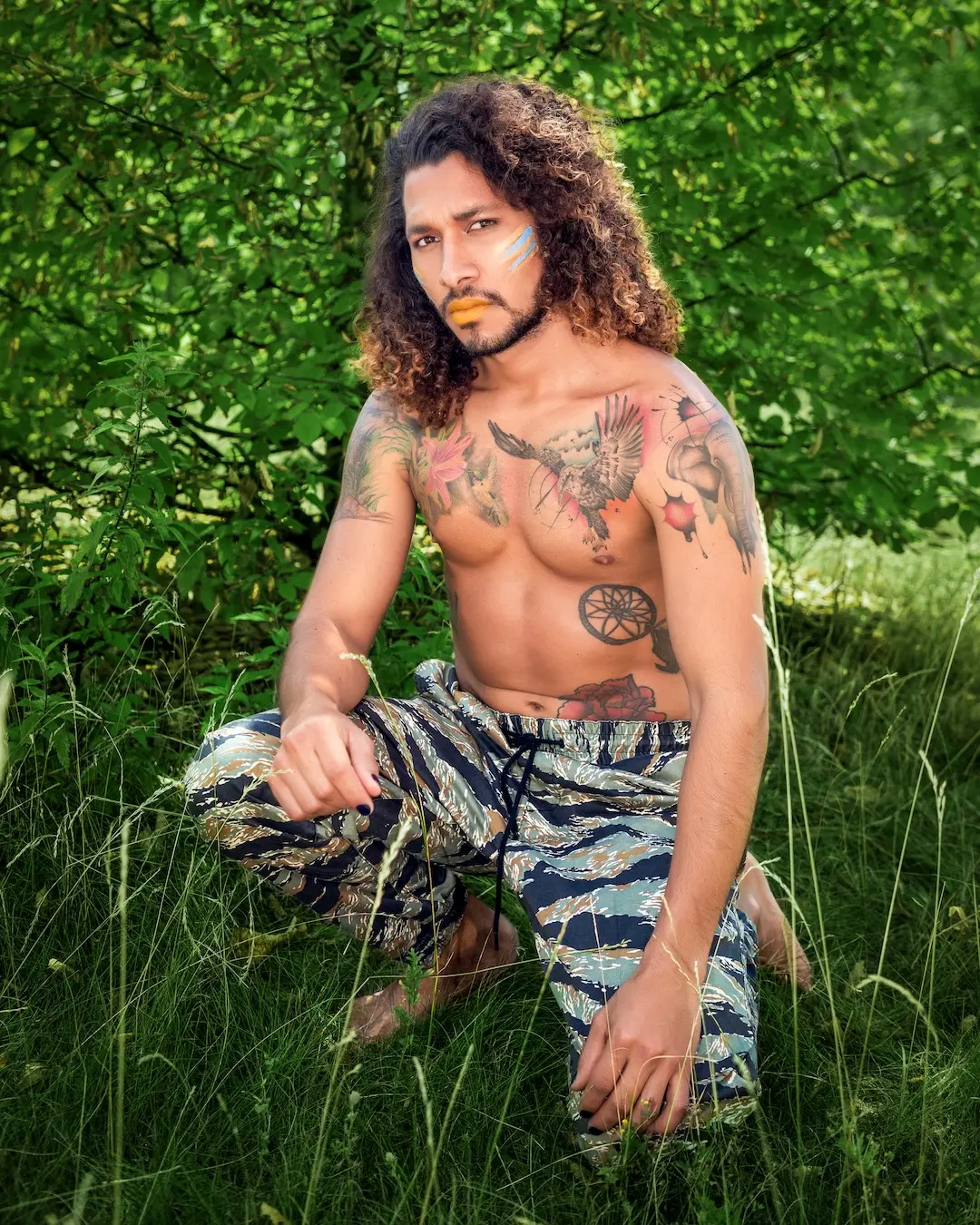 Sculptural Headpieces in Berlin: Building a Cohesive Fashion Editorial Across Six Models - Phil Halfmann Male model with tattoos in a Berlin outdoor fashion portrait
