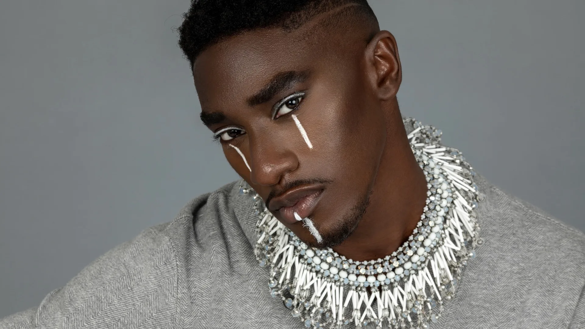 Beauty close-up demonstrating controlled makeup detail, skin rendering and campaign lighting consistency